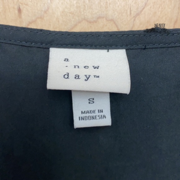 Dress - Picture 5 of 6